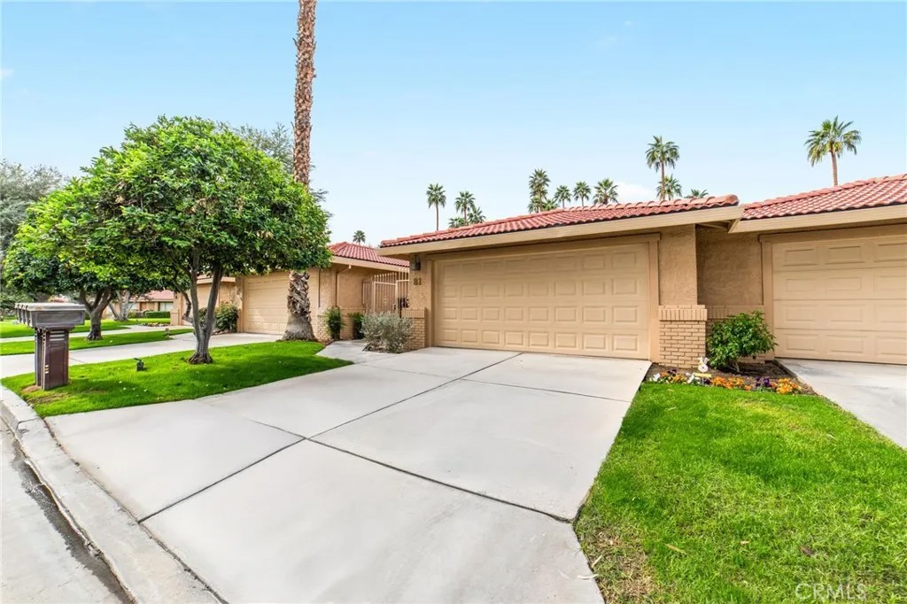 81 Camino Arroyo South