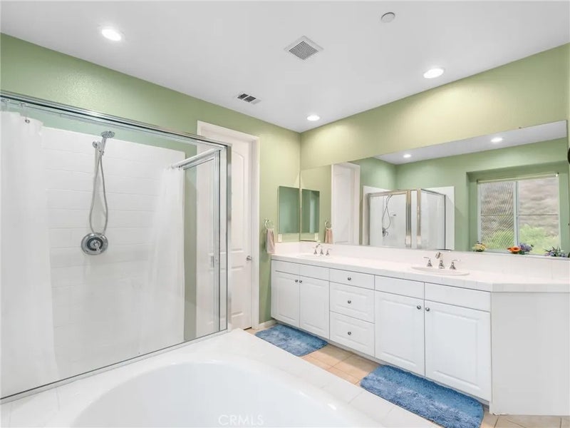 4106 Lake Circle