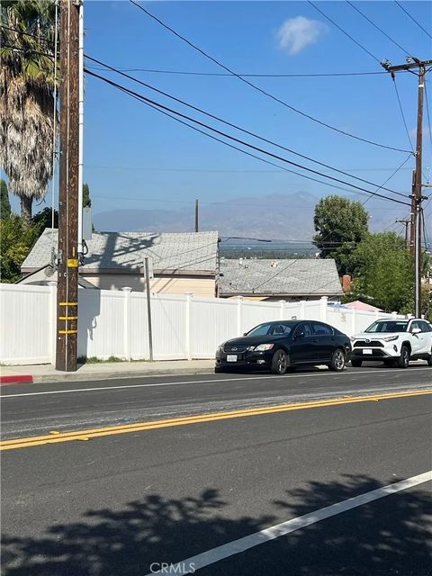 Photo of 620 E Graves Ave, Monterey Park, CA 91755 (MLS # WS25248115) Photo of 620 E Graves Ave, Monterey Park, CA 91755 (MLS # WS25248115)