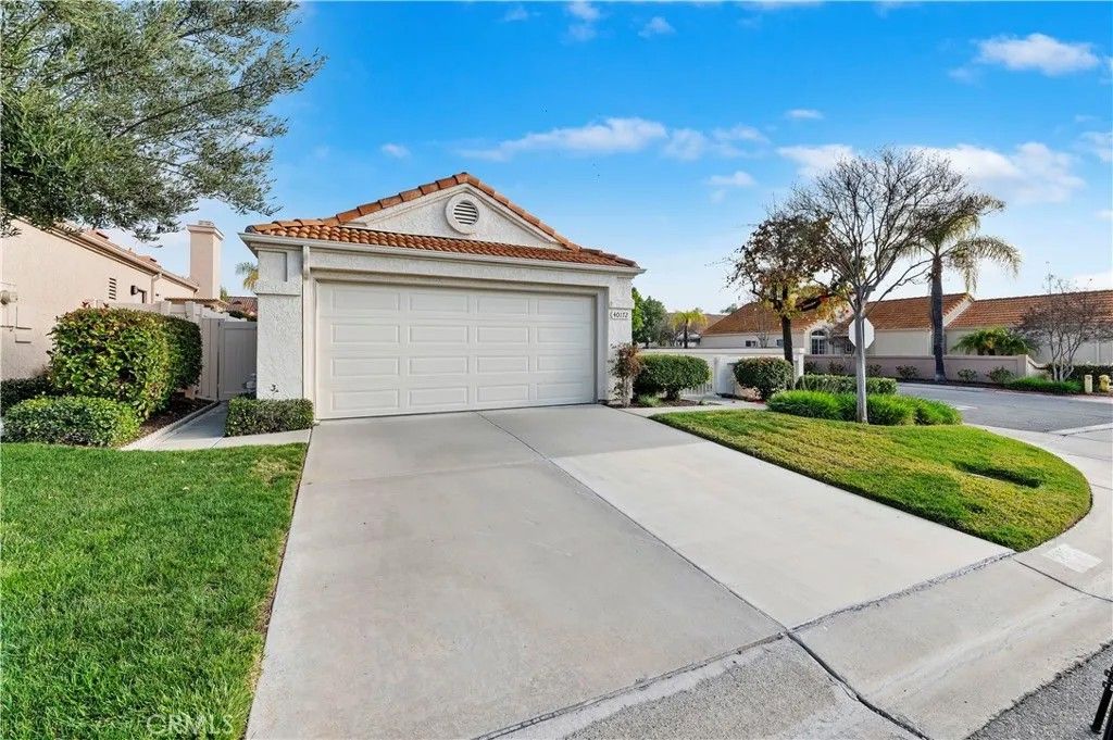 Photo of 40172 Corte Peralta, Murrieta, CA 92562 (MLS # SW26017744)