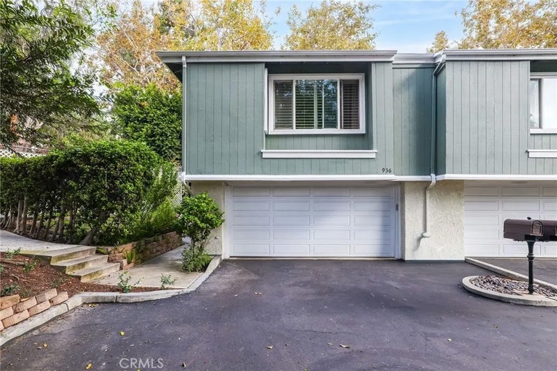936 Hollow Brook