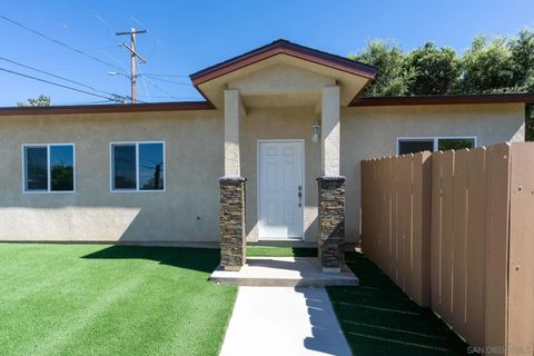 12327 Lemon Crest Dr Lakeside CA 92040