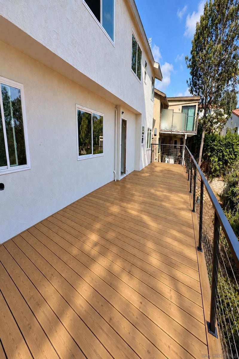 2172 Pine St