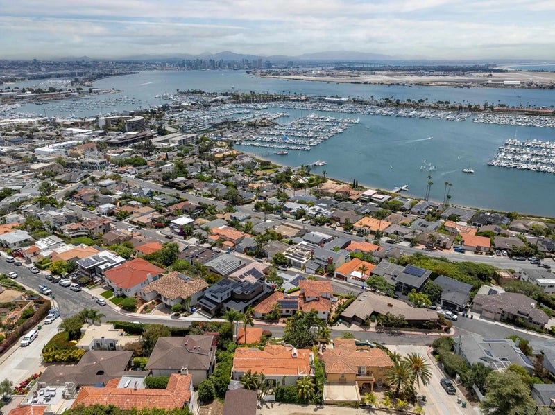 874 Harbor View West