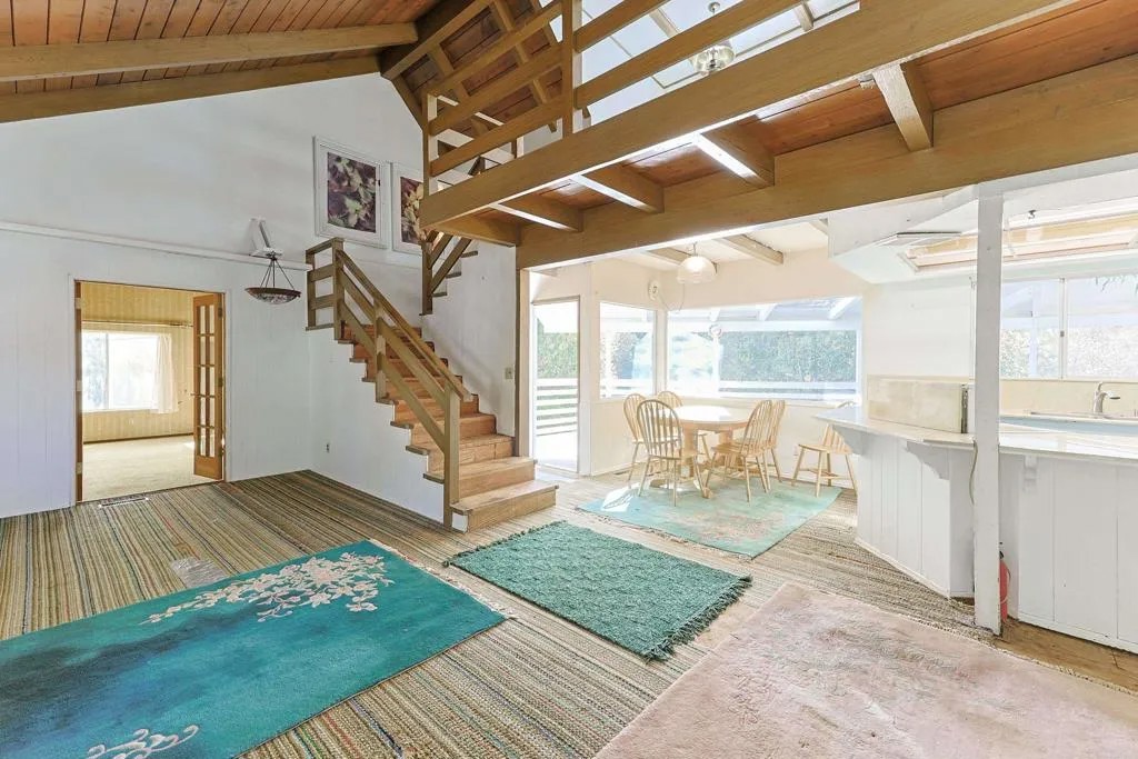 25077 Manzanita Lane