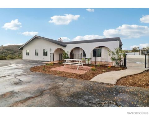 4667 La Canada Rd Fallbrook CA 92028