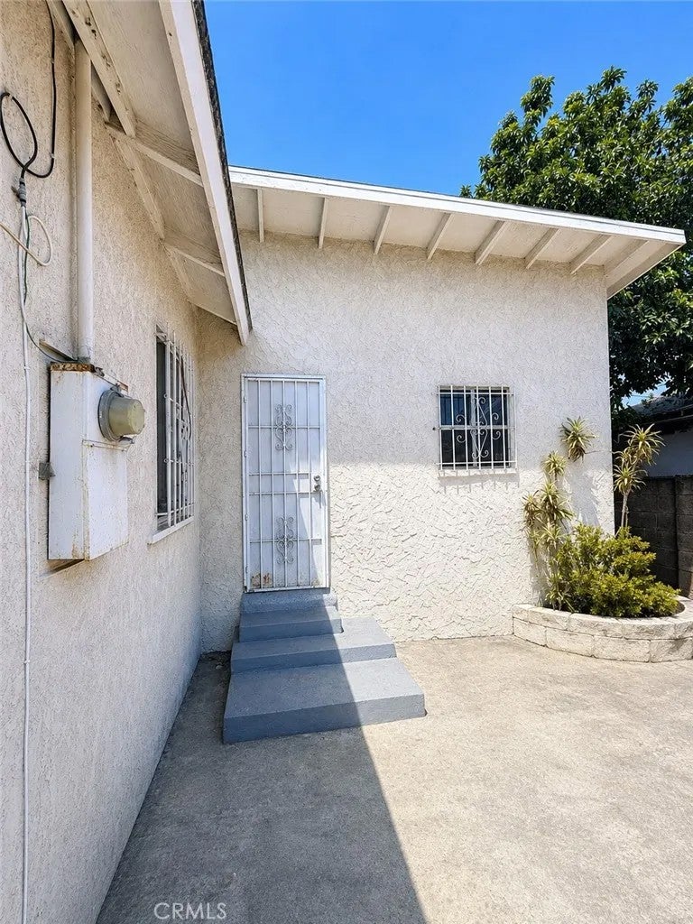 1617 W 58th