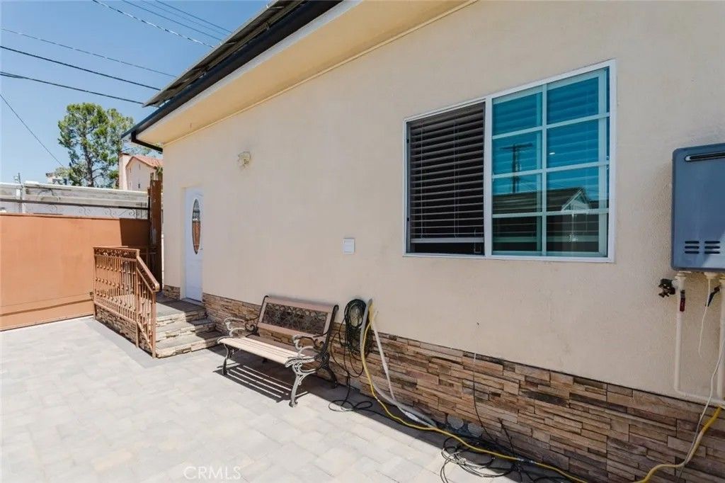 Photo of 833 E Verdugo Avenue, Burbank, CA 91501 (MLS # SR26092899)