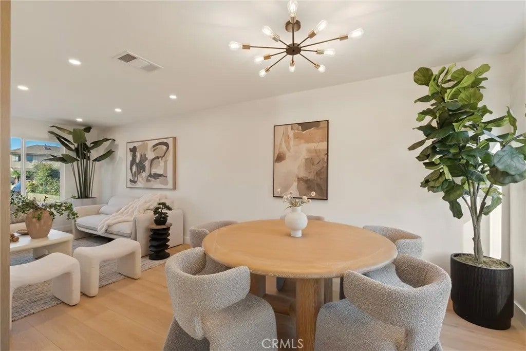13848 Carnaby Street
