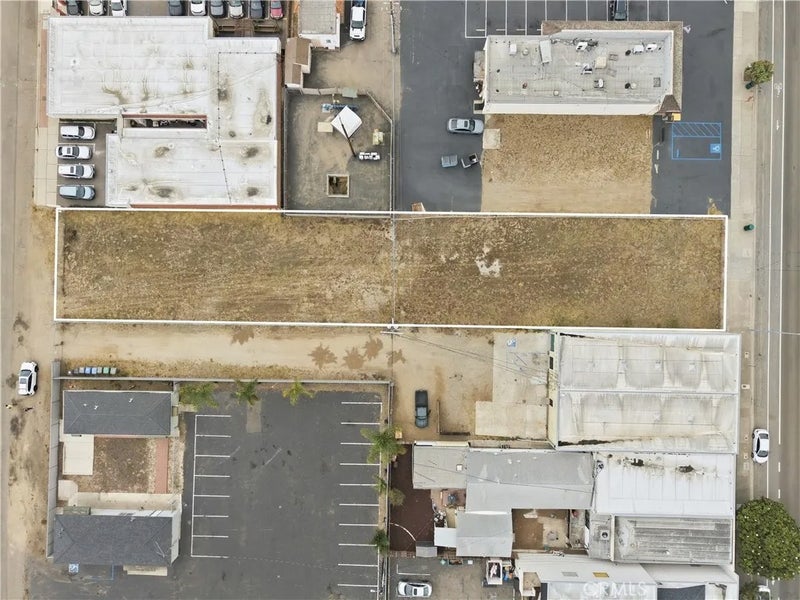 838 W Grand Ave