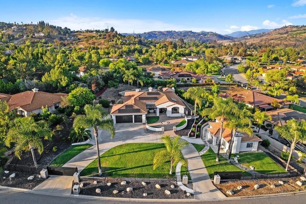 Photo of 3724-26 Cedar Vale Way, Fallbrook, CA 92028 (MLS # 260011600)
