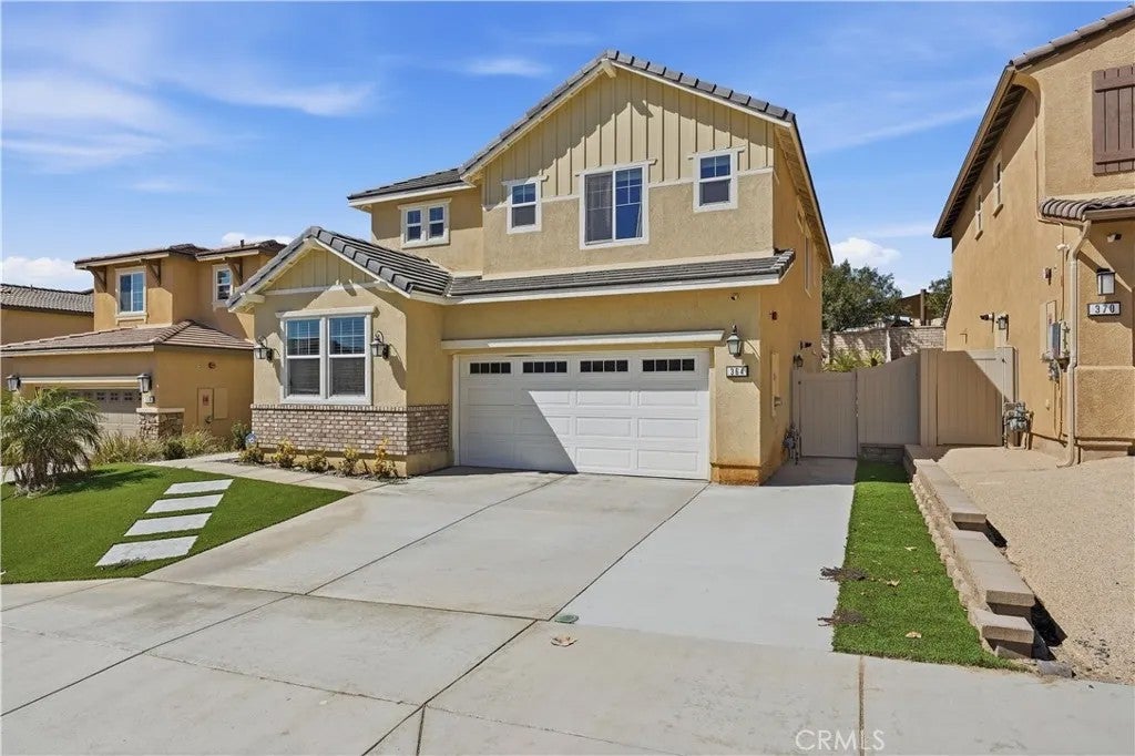 Photo of 364 Misaki WAY, Fallbrook, CA 92028 (MLS # SW26199766)