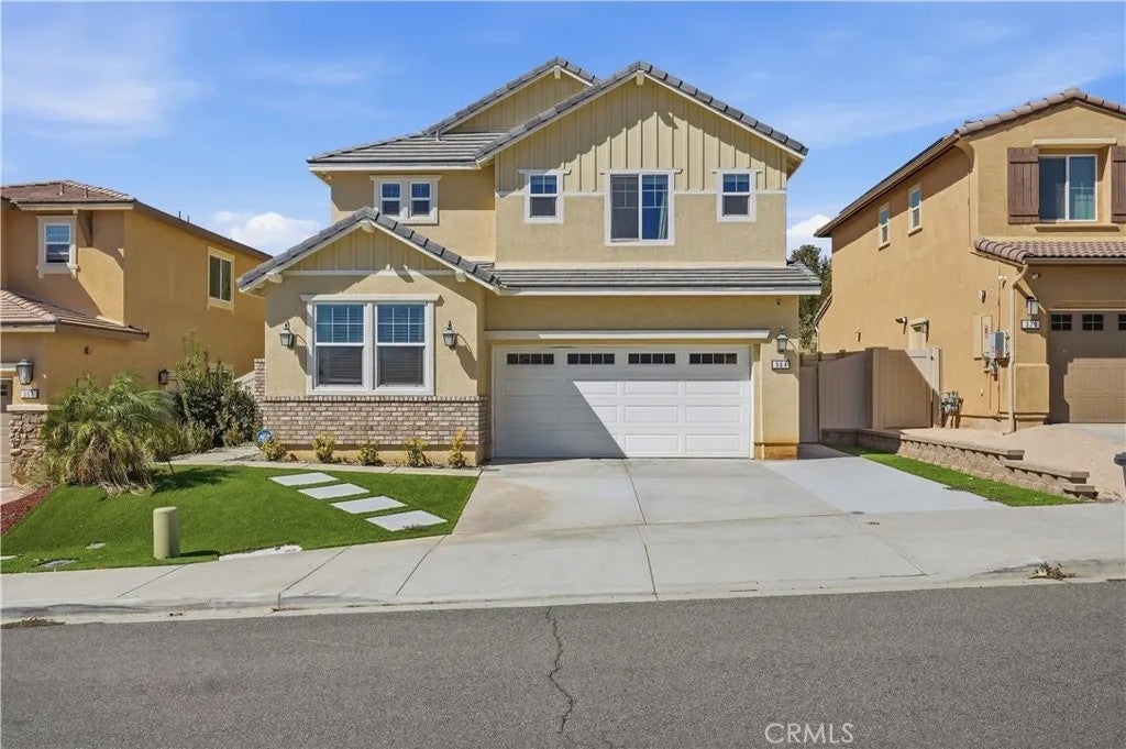 Photo of 364 Misaki WAY, Fallbrook, CA 92028 (MLS # SW26199766)