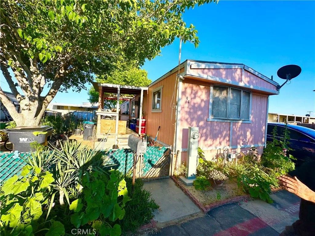 Photo of 3753 E Avenue I #94, Lancaster, CA 93535 (MLS # SR26077165)