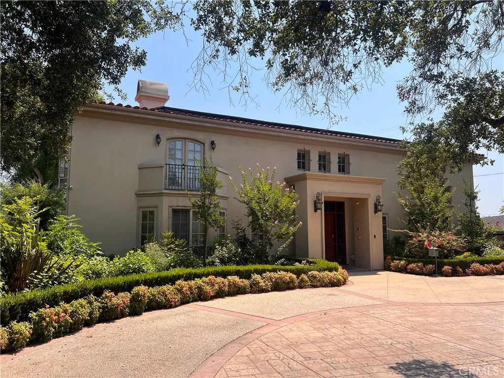 2280 S Oak Knoll Avenue
