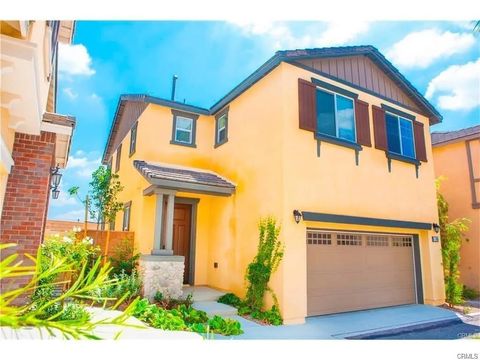 Photo of 780 Huron Pl, Claremont, CA 91711 (MLS # CV25275757)