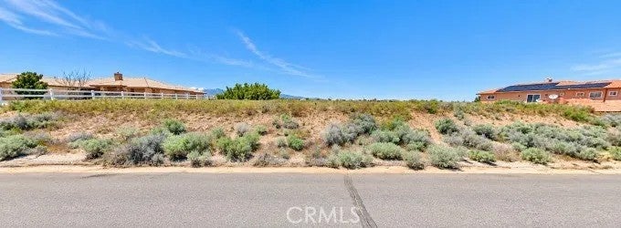 Photo of 0 Joshua, Oak Hills, CA 92344 (MLS # TR26230093)