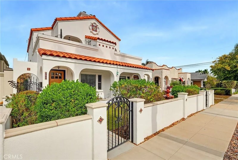 4611 E Colorado