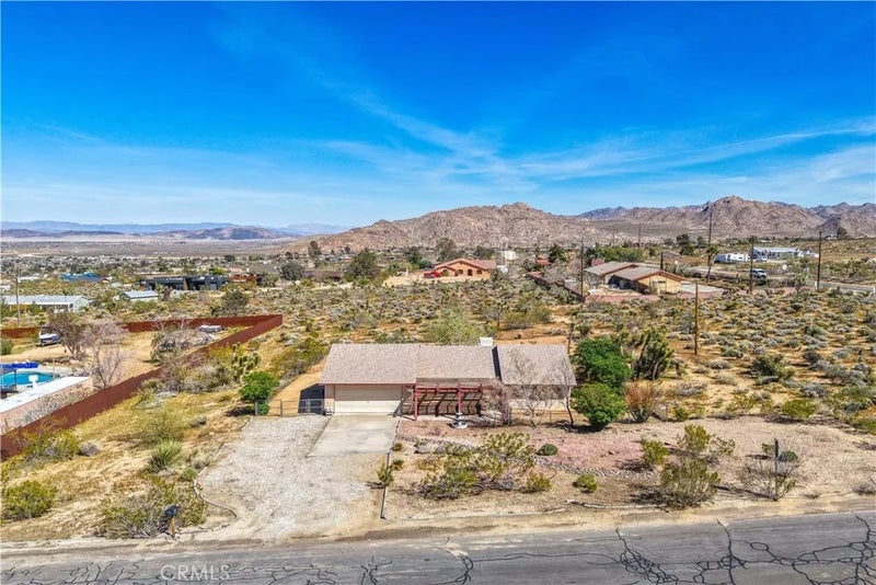 7273 Sunny Vista