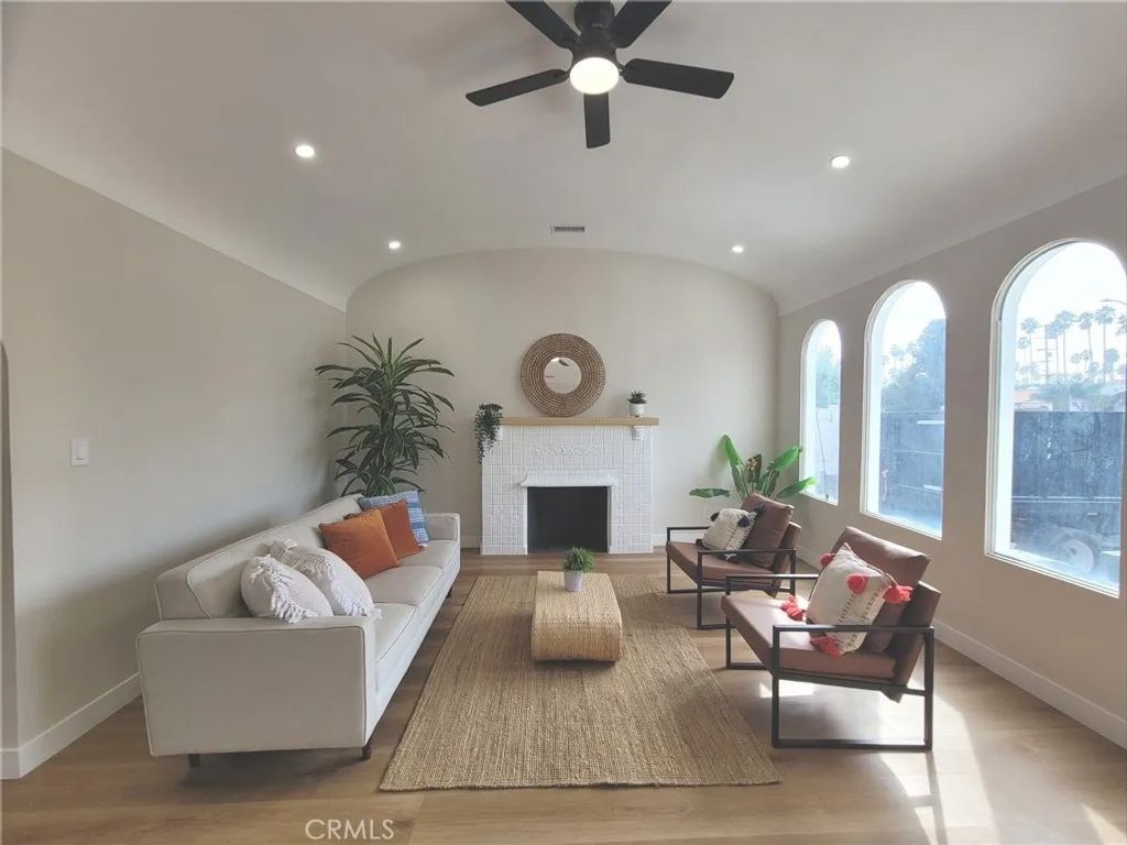 Photo of 5414 Hillcrest Dr, Los Angeles, CA 90043 (MLS # DW25271172)