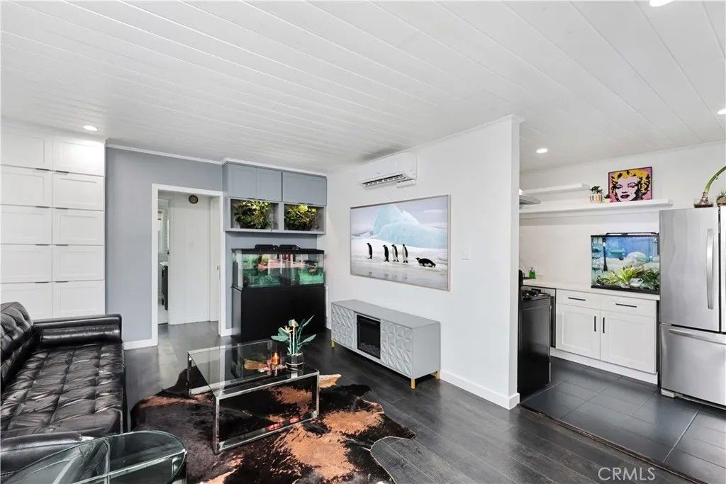 Photo of 438 Cedar Ave #14, Long Beach, CA 90802 (MLS # DW26003321)