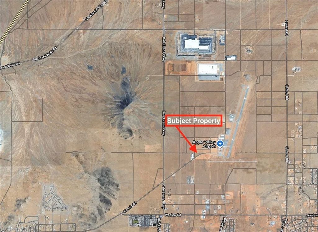 Photo of 0 Corwin, Apple Valley, CA 92307 (MLS # HD26030782)