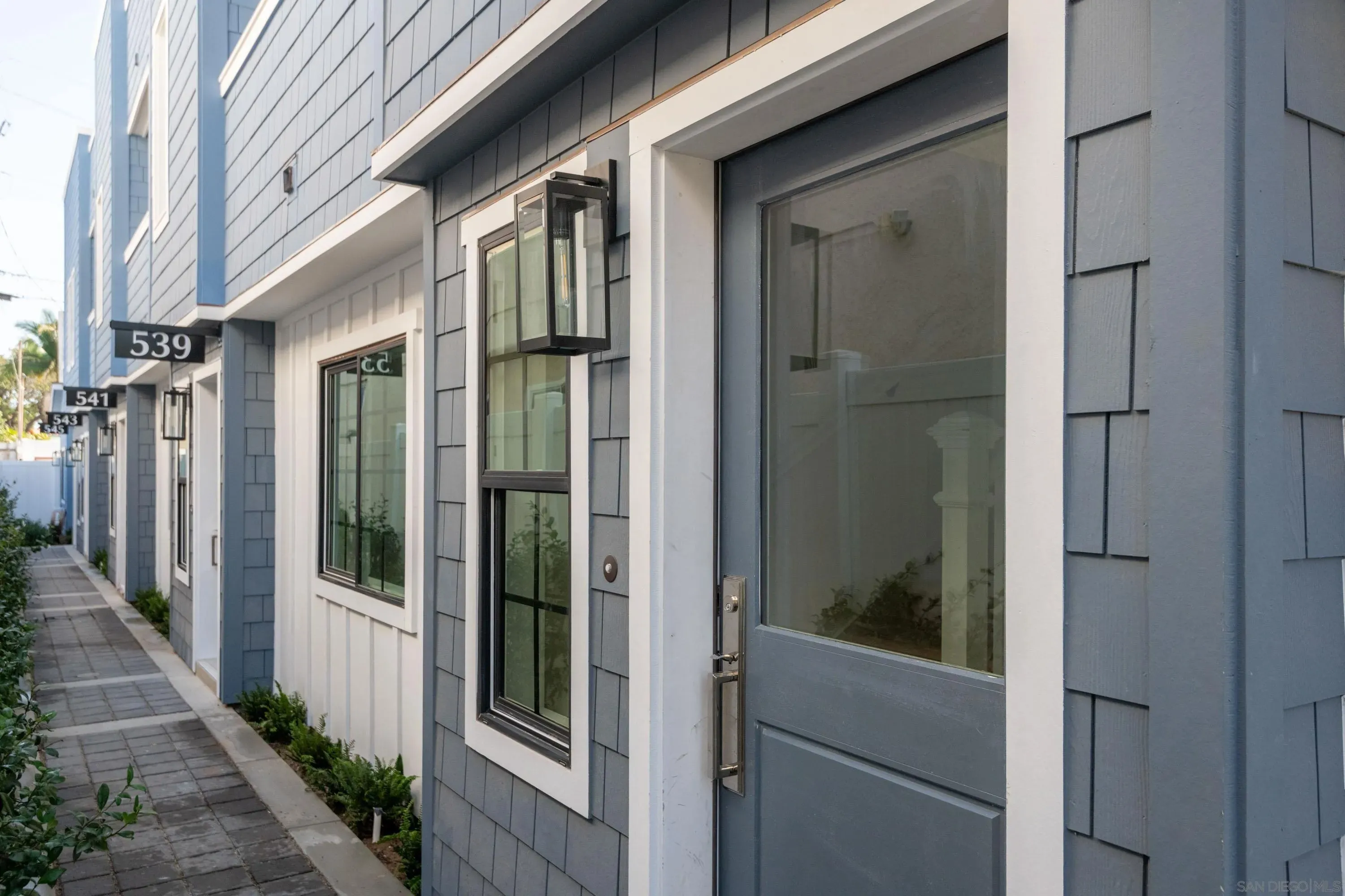 Coronado, California 92118, United States, 3 Bedrooms Bedrooms, ,3 BathroomsBathrooms,Residential,Active,221616