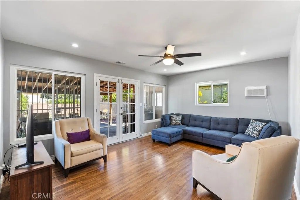 Photo of 13069 Strathern Street, North Hollywood, CA 91605 (MLS # SR25246435)