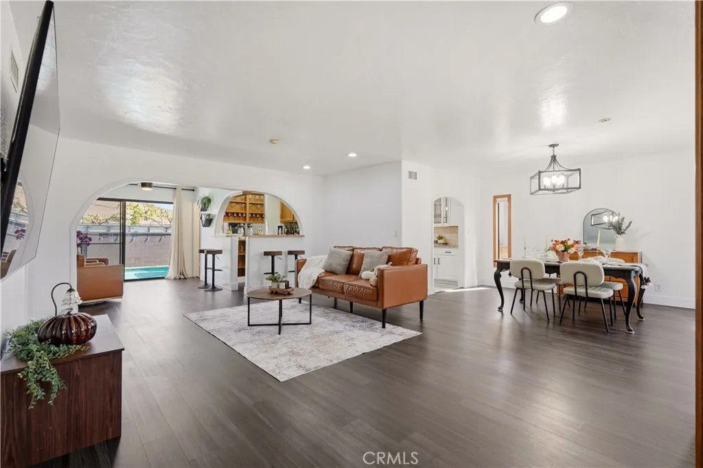 13812 Bechard Ave.