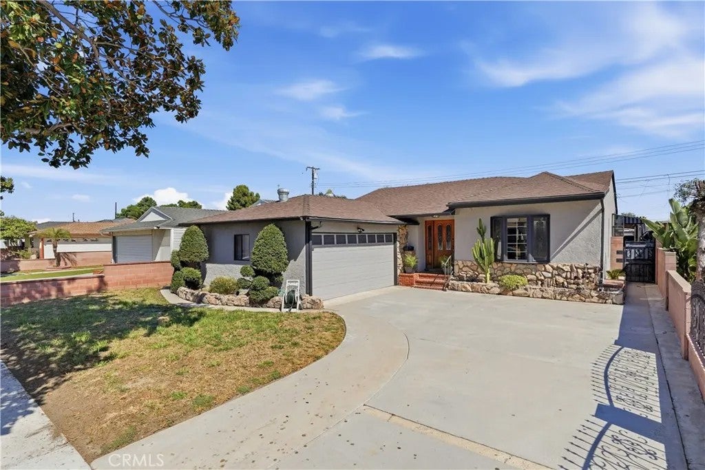 13812 Bechard Ave.