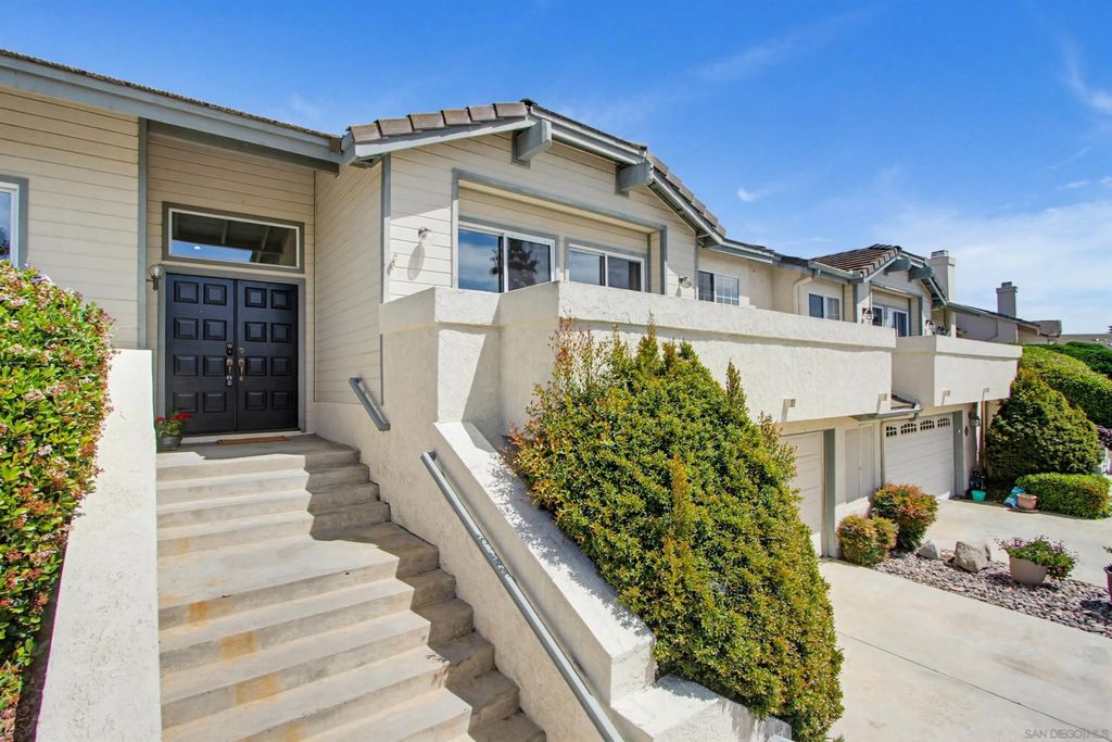 Photo of 65 Via Casitas, Bonsall, CA 92003 (MLS # 260008044)