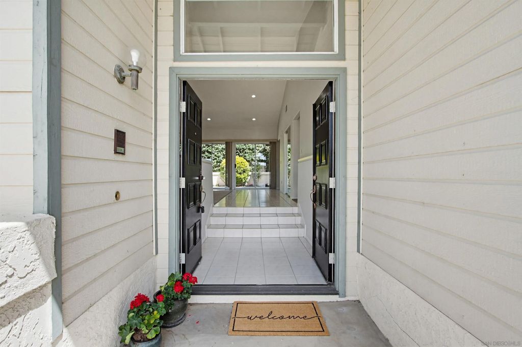 Photo of 65 Via Casitas, Bonsall, CA 92003 (MLS # 260008044)