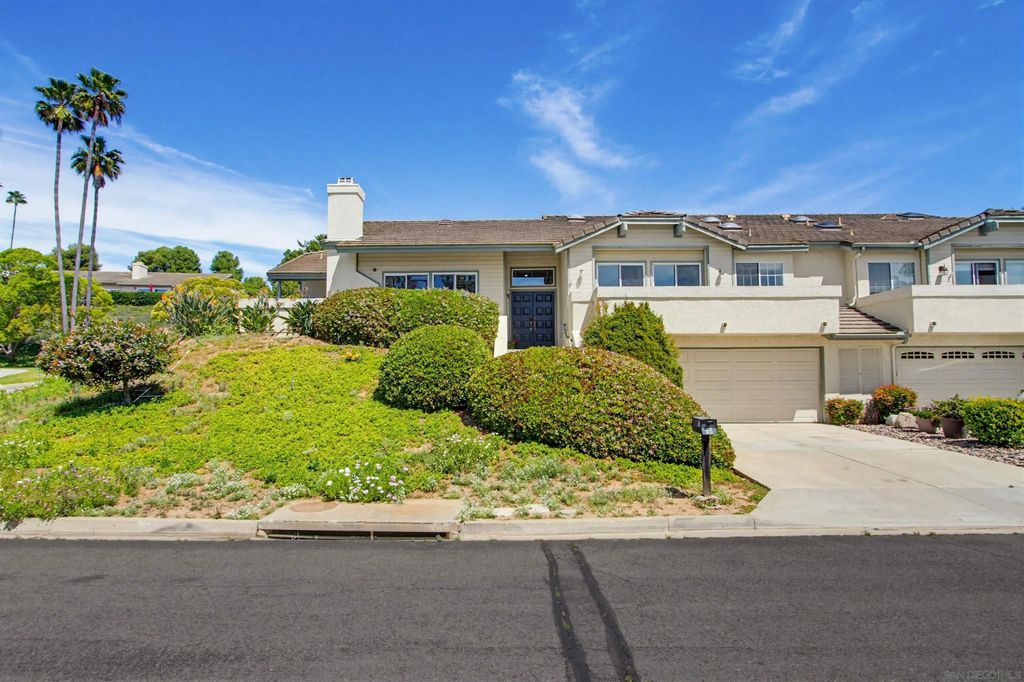 Photo of 65 Via Casitas, Bonsall, CA 92003 (MLS # 260008044)