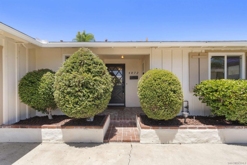 Photo of 4872 Mount Almagosa Dr, San Diego, CA 92111 (MLS # 260013512)