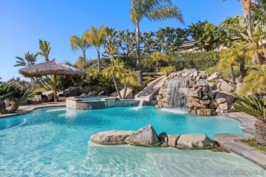 Photo of 962 Chardonney Way, Escondido, CA 92029 (MLS # 260011683)