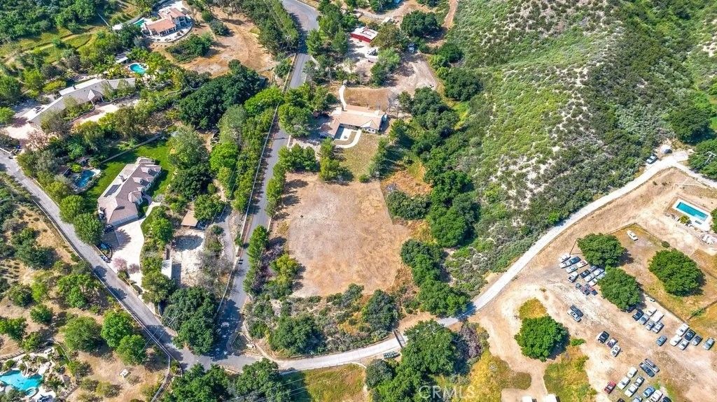 Photo of 26615 Mountain Park Road, Canyon Country, CA 91387 (MLS # SR26076933)