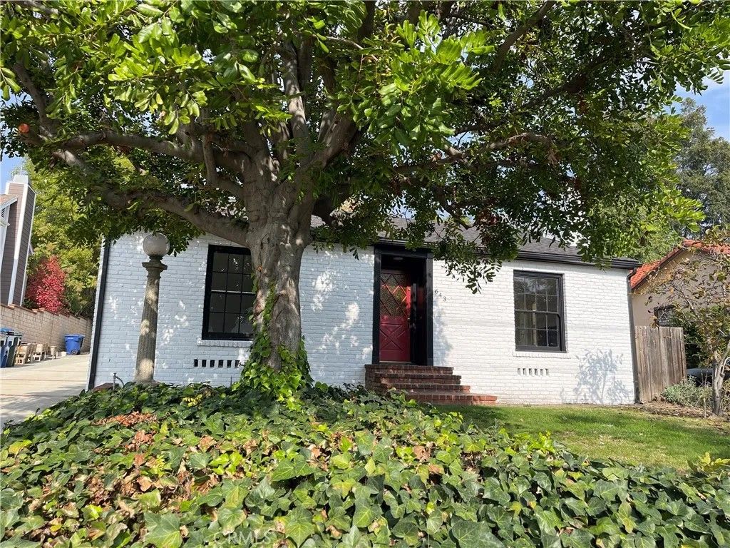 Photo of 643 W Alegria Ave, Sierra Madre, CA 91024 (MLS # CV25267908)