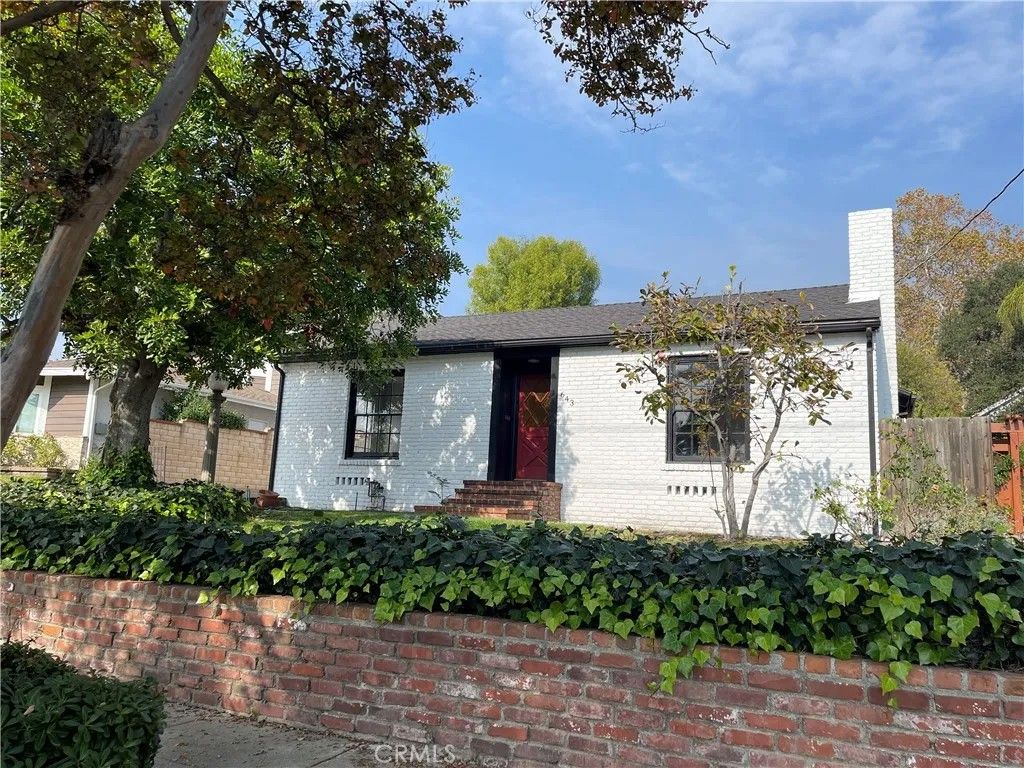 Photo of 643 W Alegria Ave, Sierra Madre, CA 91024 (MLS # CV25267908)