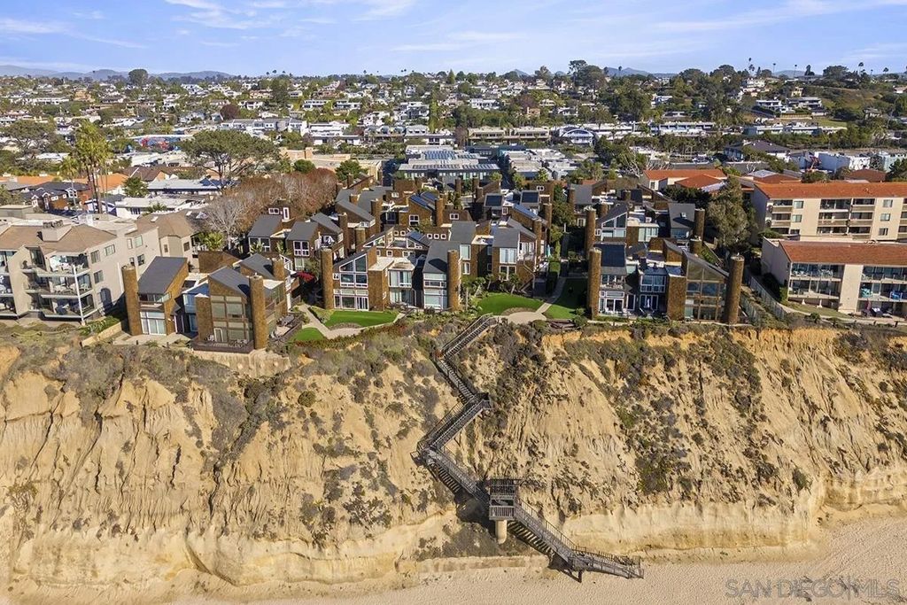 Photo of 325 S Sierra Ave #25, Solana Beach, CA 92075 (MLS # 250045375)