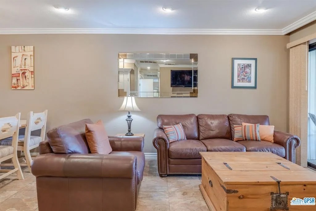 2810 N Arcadia Court 111