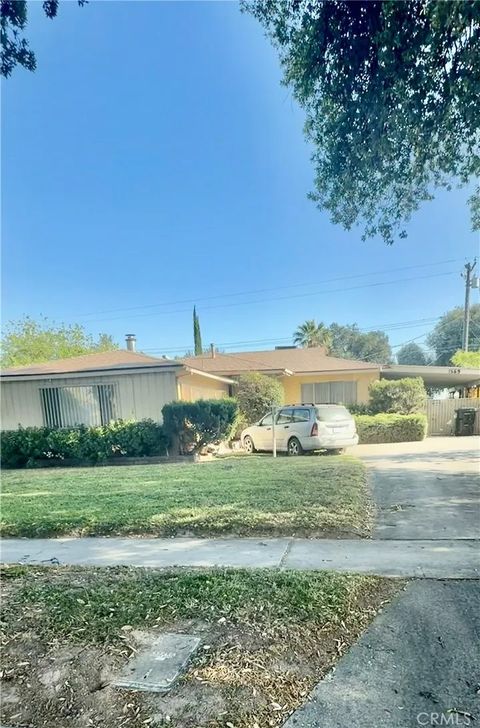 Photo of 1569 W 16th Street, San Bernardino, CA 92411 (MLS # IG26096829)