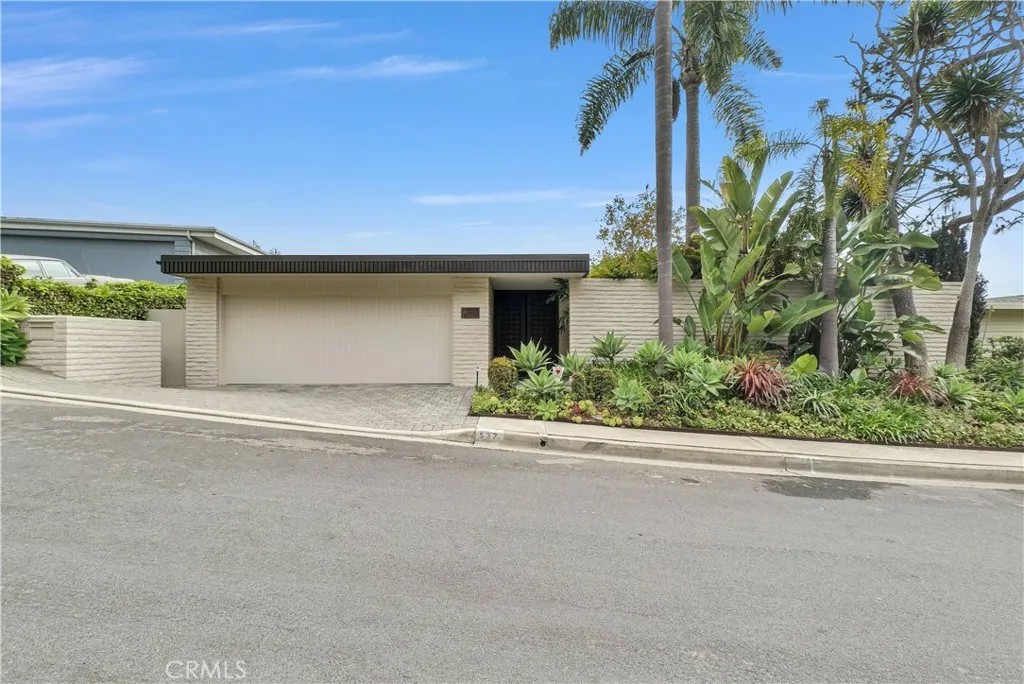 537 Dunnegan Place