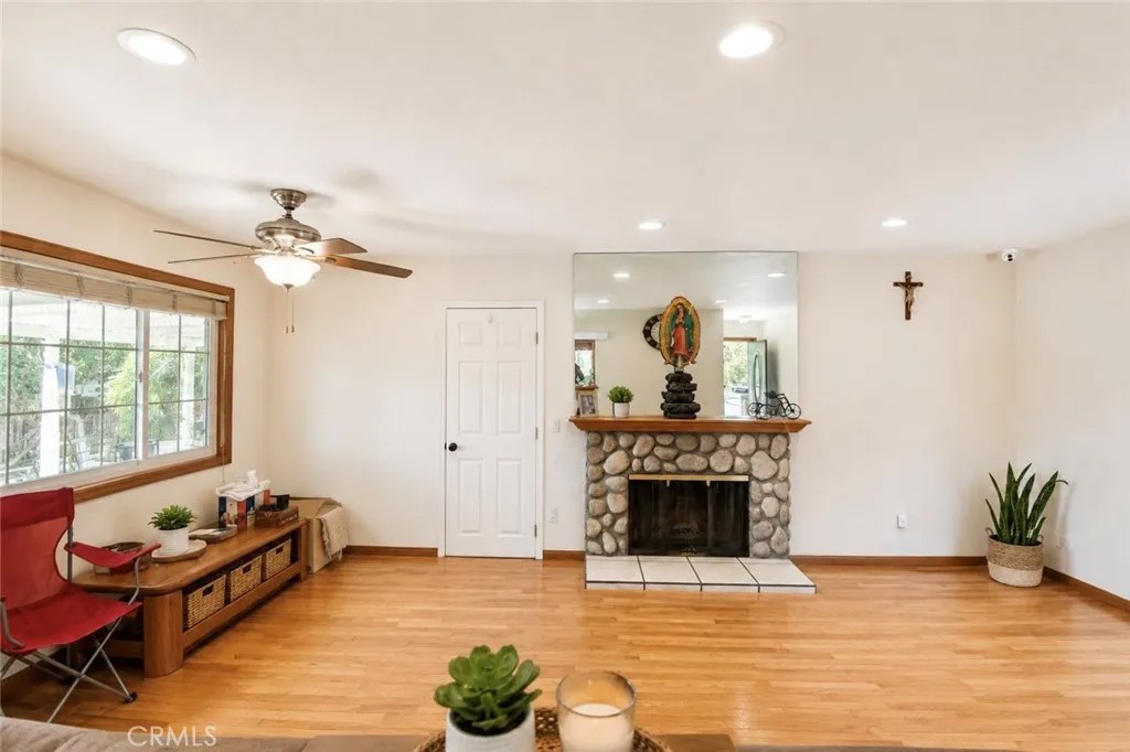 10215 Ashdale