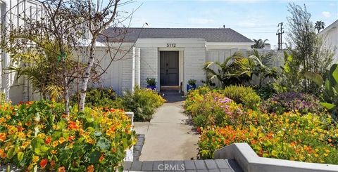 Photo of 3112 Laurel Ave, Manhattan Beach, CA 90266 (MLS # SB26051062)