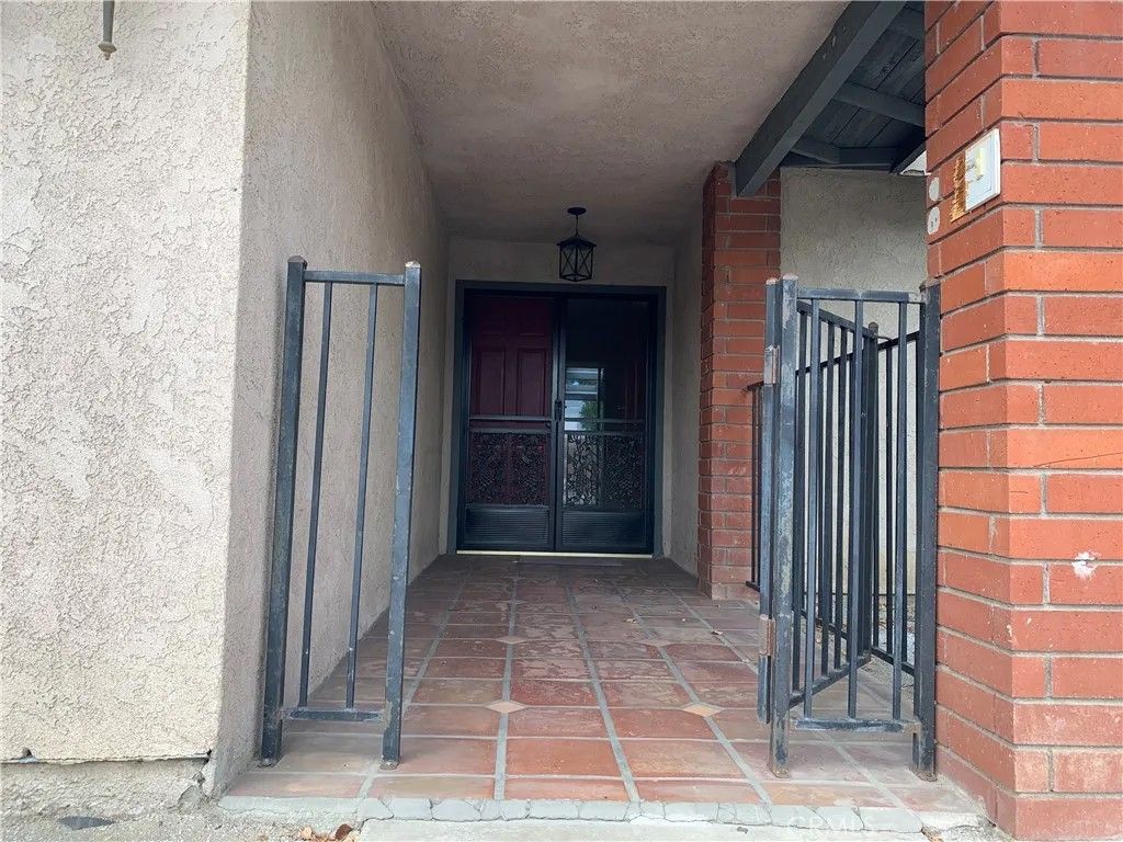 Photo of 685 Holly Dr, Hemet, CA 92543 (MLS # IV25279866)