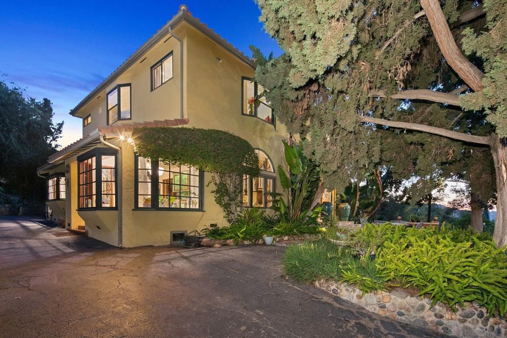 Photo of 1115 S Mollison Ave, El Cajon, CA 92020 (MLS # 250045479)