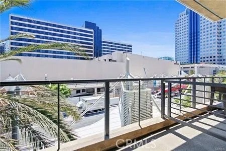 133 The Promenade North 304