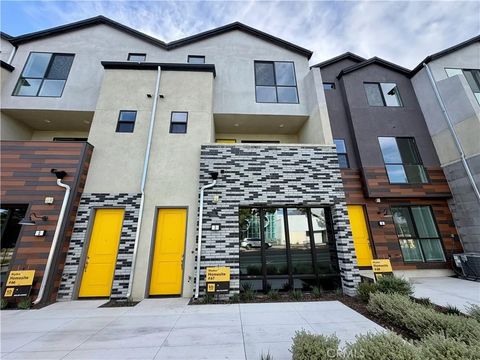 Photo of 5876 Linden Ave #3, Long Beach, CA 90805 (MLS # PW26072811)