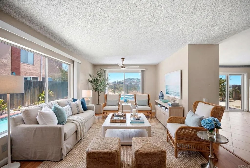 6731 Lofty View