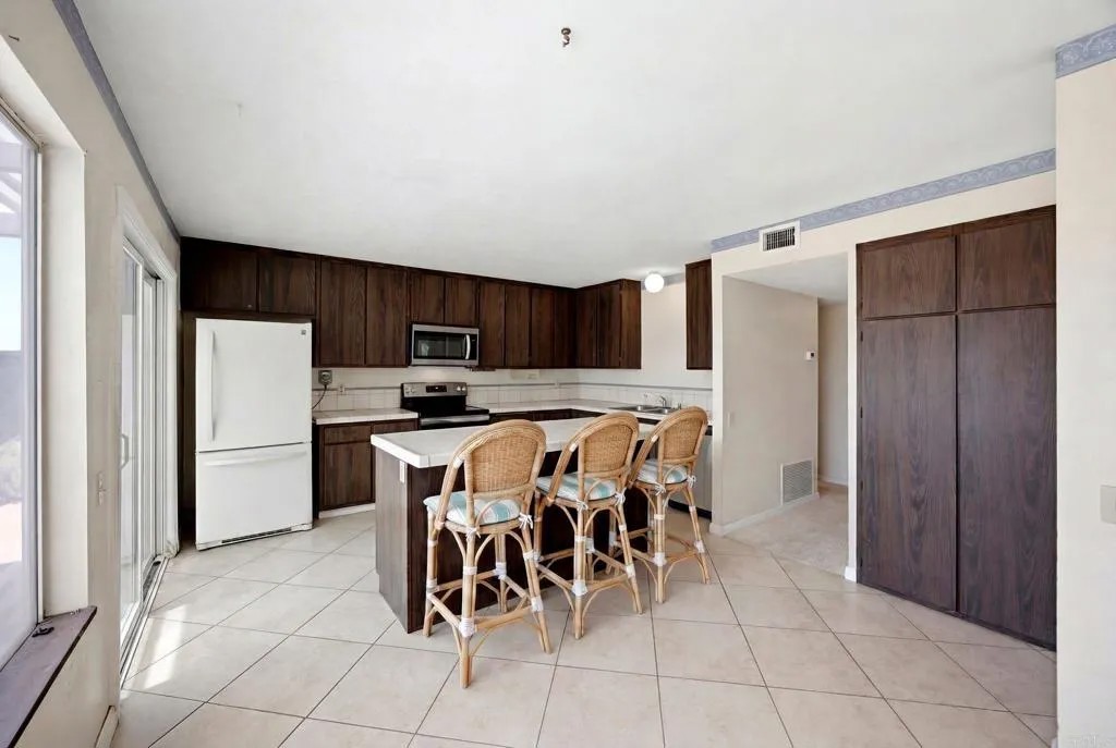 6731 Lofty View